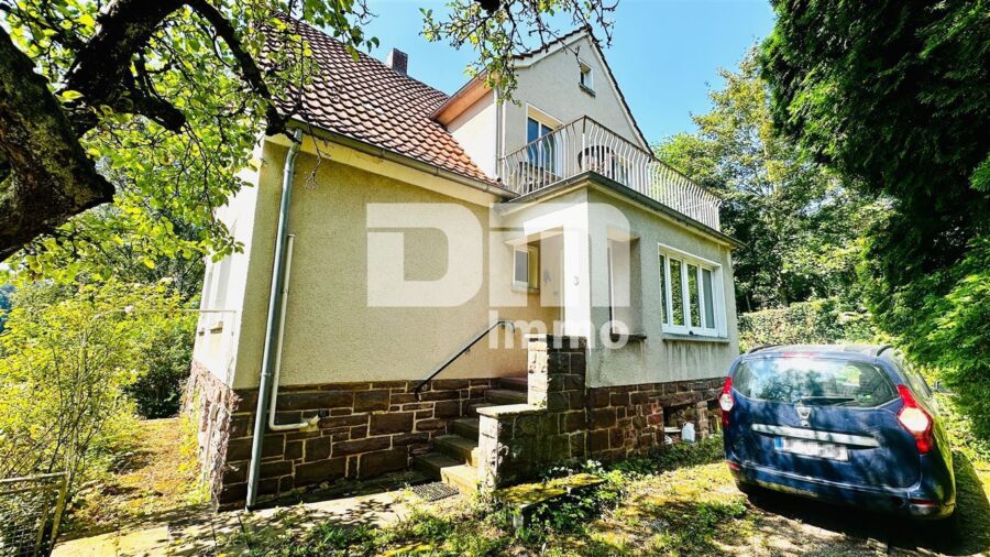 Herrschaftliches Ein- /Zweifamilienhaus BJ 1949 mit großem Garten in Traumlage - Innenhof / Zufahrt / Parkflächen